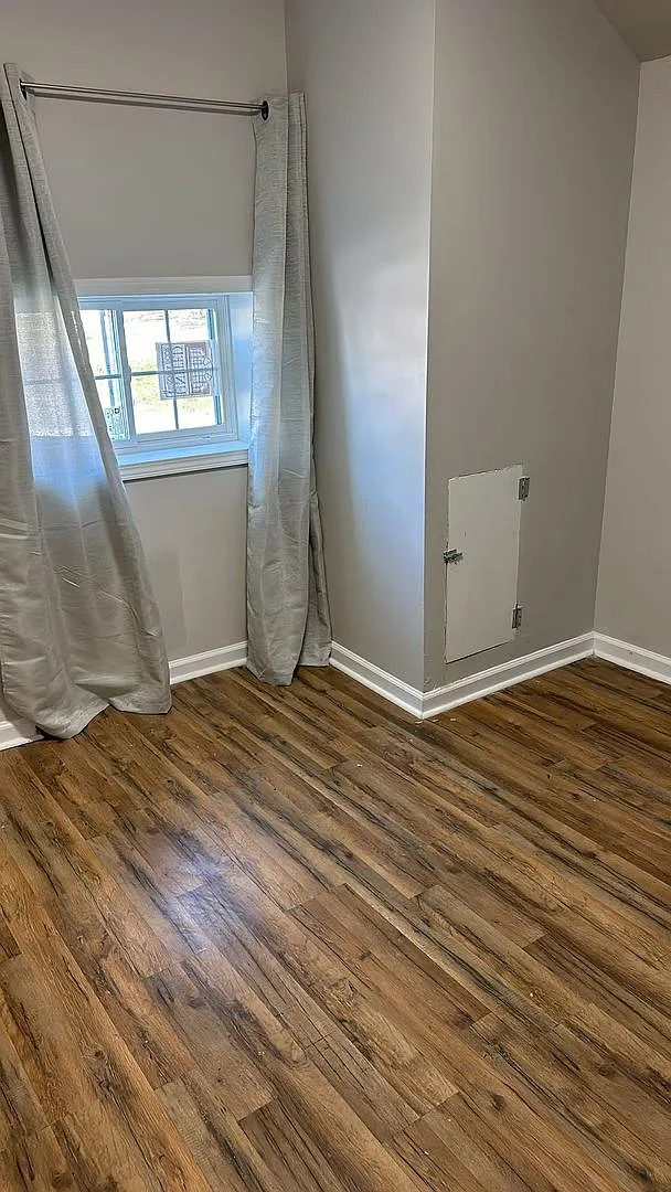 212 Washington St — Photo 2