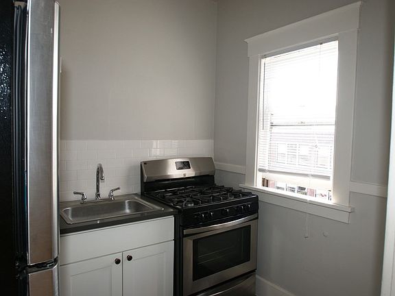 4th image of 629 Saint Helens Ave Unit 204