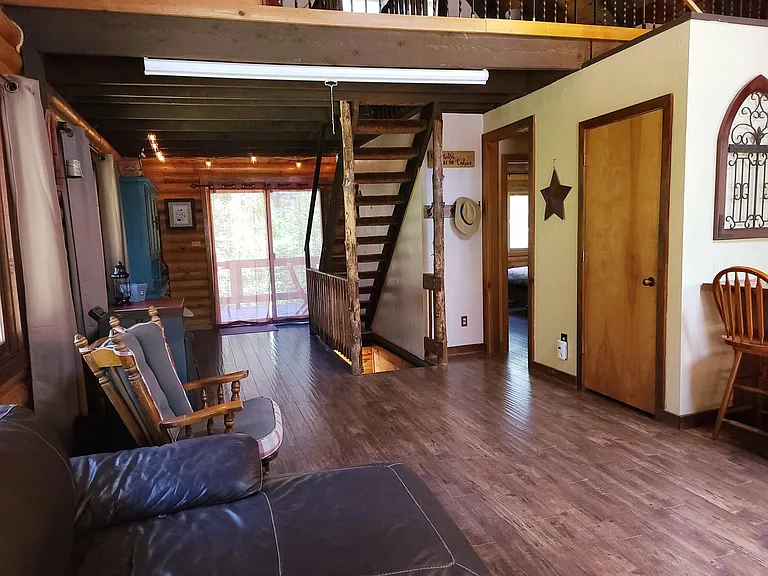 174 Holiday Dr — Photo 6