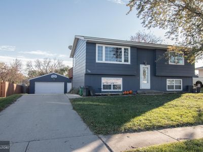 1307 S 5th Ave E, Newton, IA, 50208