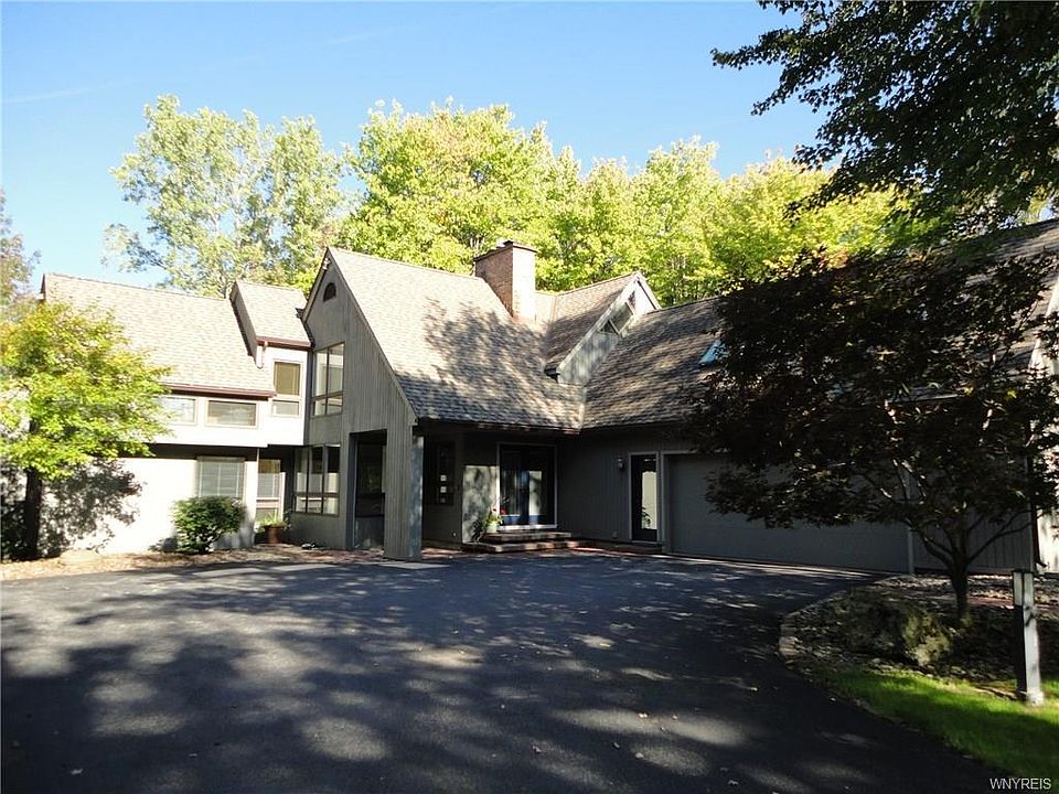 1st image of 170 Carnoustie Dr