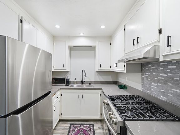 4th image of 38228 Paseo Padre Pkwy APT 10