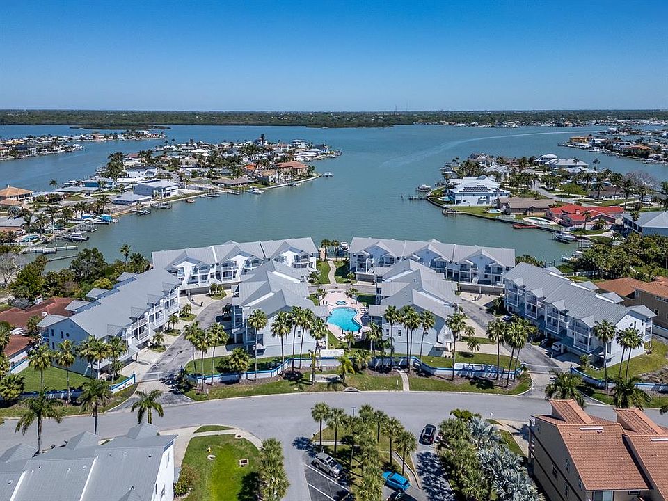 1st image of 139 Yacht Club Cir