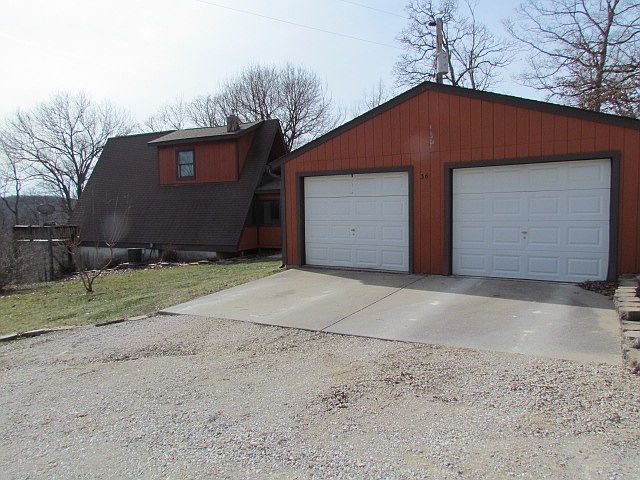Detached Garage