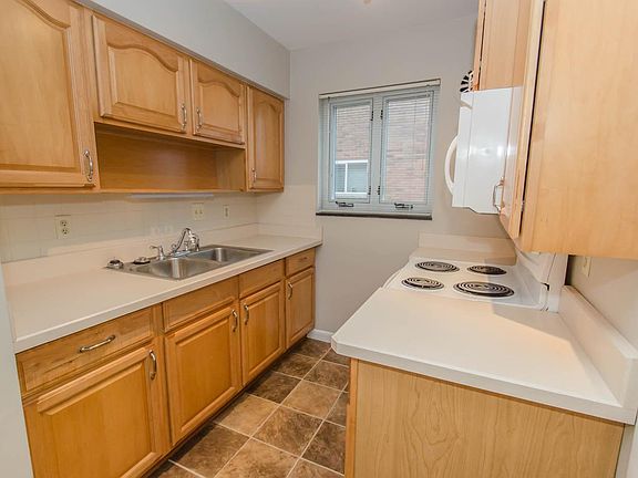 5th image of 619 Wiltshire Blvd #4
