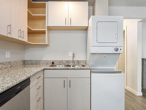 4th image of 6724 S D St #6726