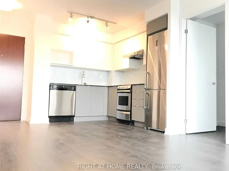 160 Flemington Rd #1022 — Photo 3