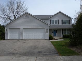 1120 Grand Blvd, Wauconda, IL