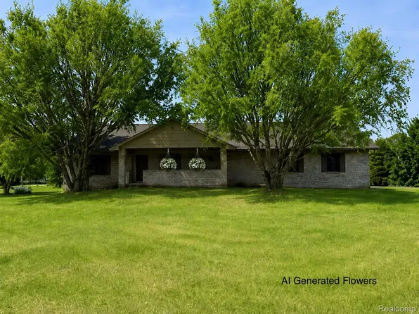 7715 Hidden Knoll Ct, Byron, MI 48418