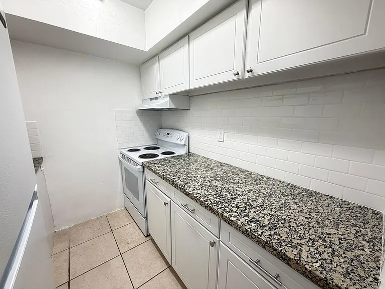 515 S Sequoia Dr #110 — Photo 5