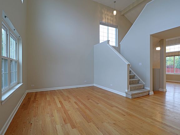 3rd image of 1551 Arlington Ln