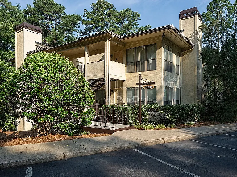 103 Ashling SE — Photo 2