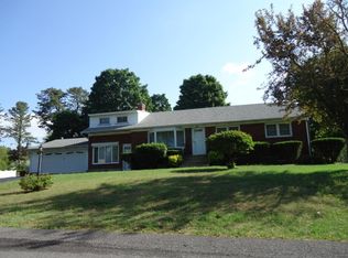 10 Turnstile Dr, Albany, NY 12203