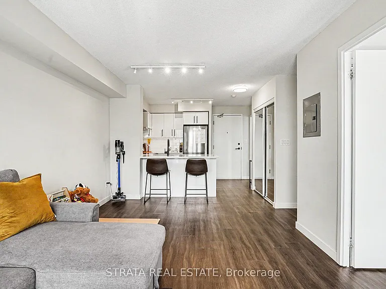 120 Dallimore Cir #510 — Photo 4