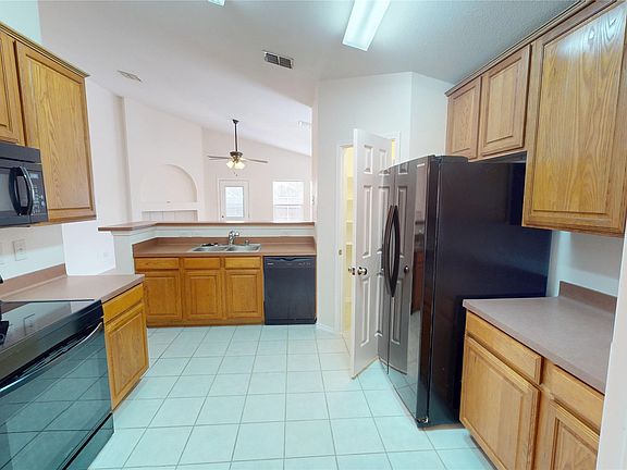 4th image of 1545 Outerbridge Dr