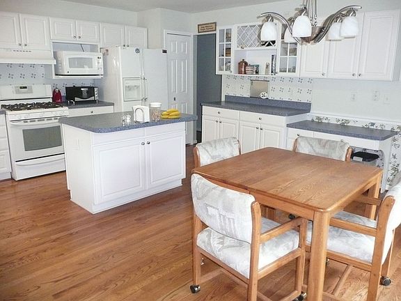Kitchen (a)