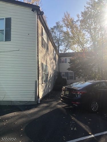 2nd image of 584 Thomas Blvd #5