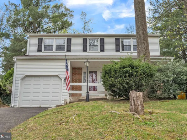 708 Falcon Dr, Glenside, PA 19038