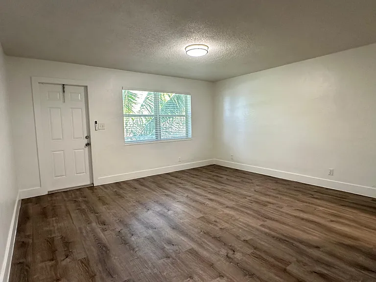 1821 Thomas St #0 — Photo 9