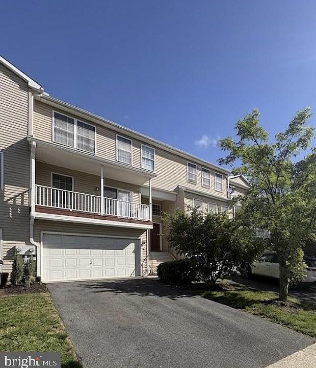 1st image of 102 Woodside Ct