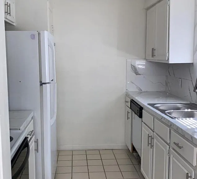 240 Indiana Ave — Photo 11