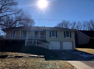 729 Deerfield St, Leavenworth, KS 66048