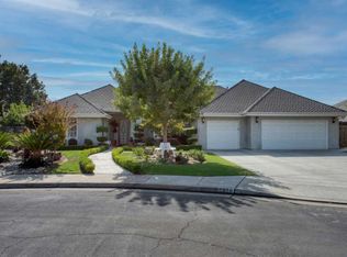 2376 Holland Ave, Clovis, CA 93611
