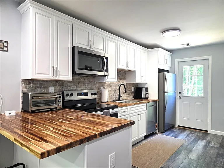 276 Sumner St #2 — Photo 3