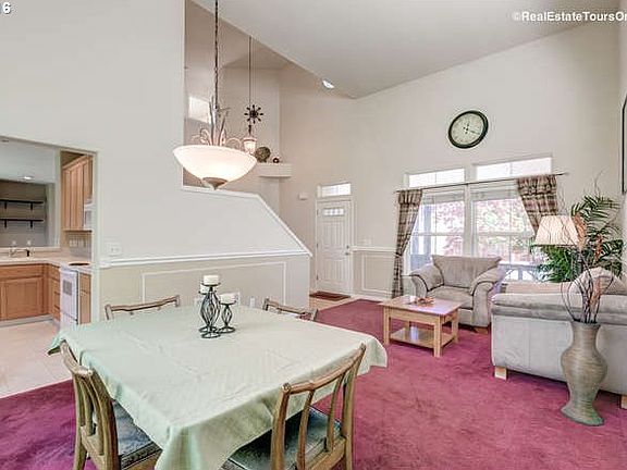 3rd image of 2253 NE 14th Ave