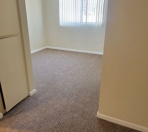 5th image of 18520 Prairie St APT 18