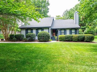 3221 5th Street Ct NW, Hickory, NC 28601