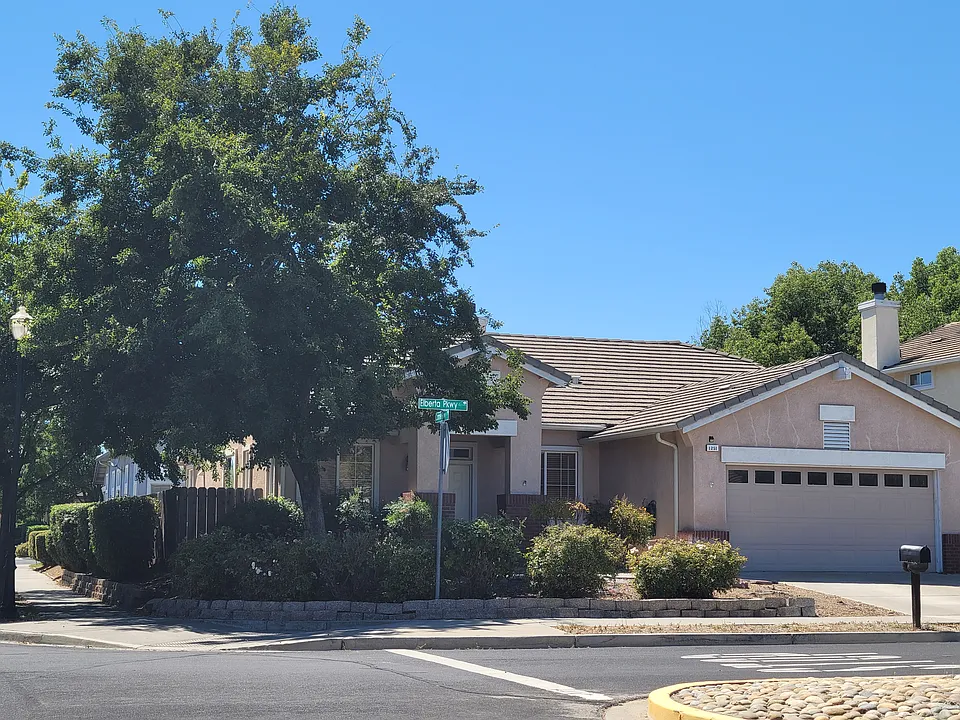1251 Elberta Pkwy