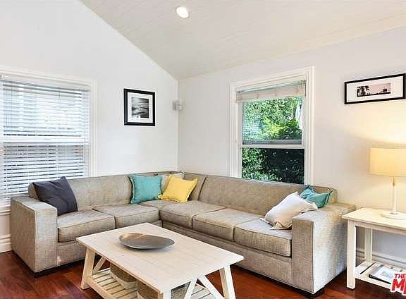 5th image of 9048 Harland Ave