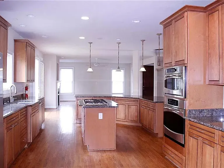 1377 Hawaiian Dr — Photo 4