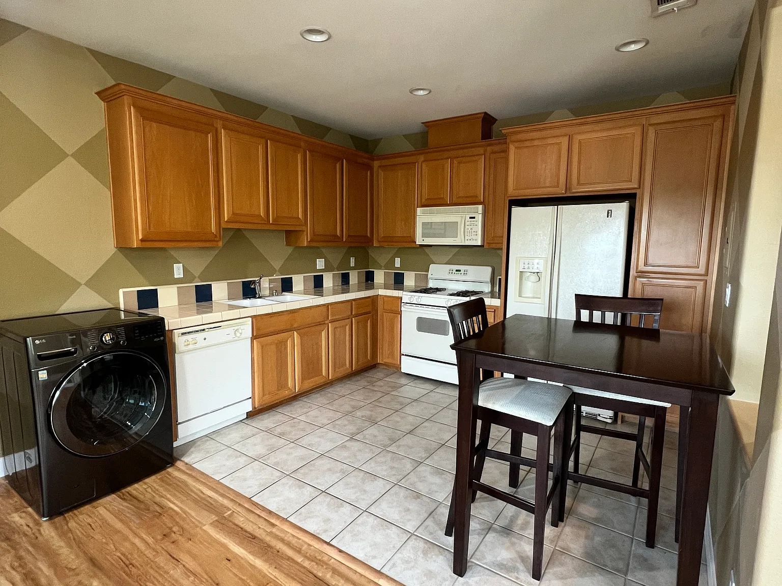 8520 Kern Ave — Photo 4