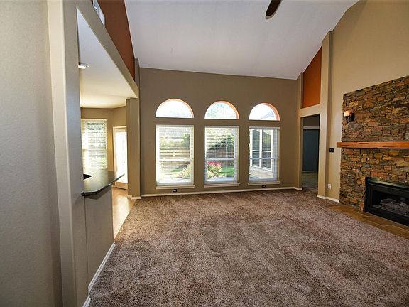 5th image of 1613 Weatherwood Dr