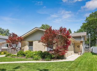 139 S Milton Ave, Glen Ellyn, IL 60137