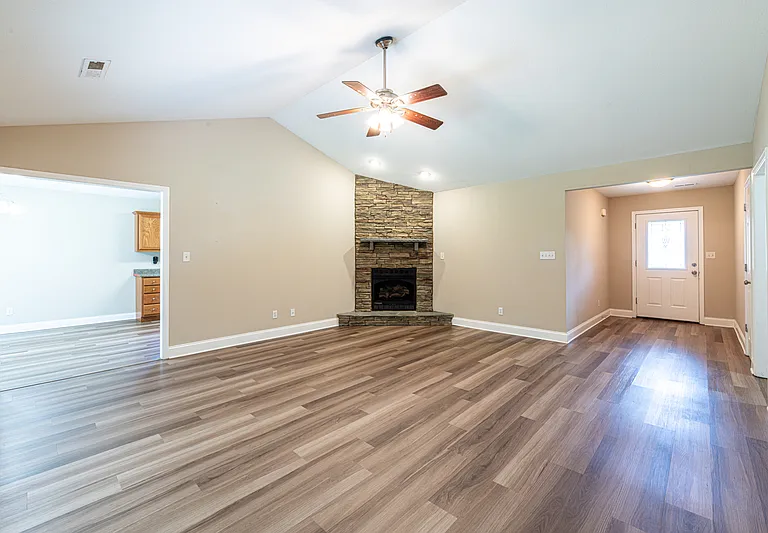 637 Marston Ln #1 — Photo 4