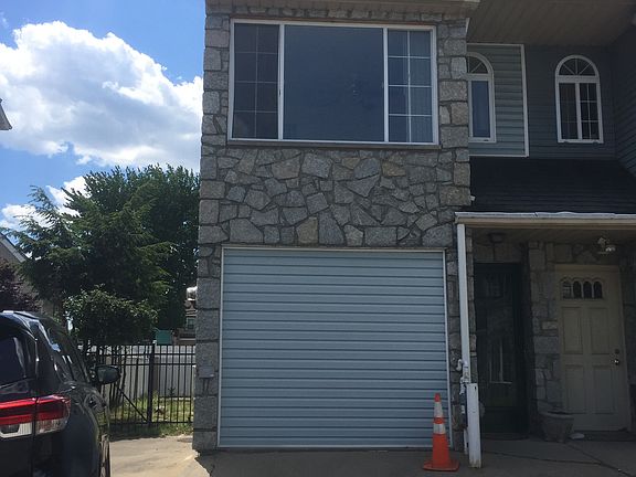 3rd image of 36 Temple Ct