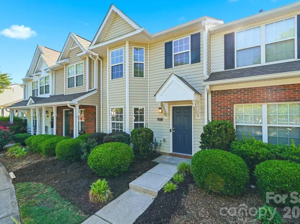 687 Rock Lake Gln, Fort Mill, SC 29715
