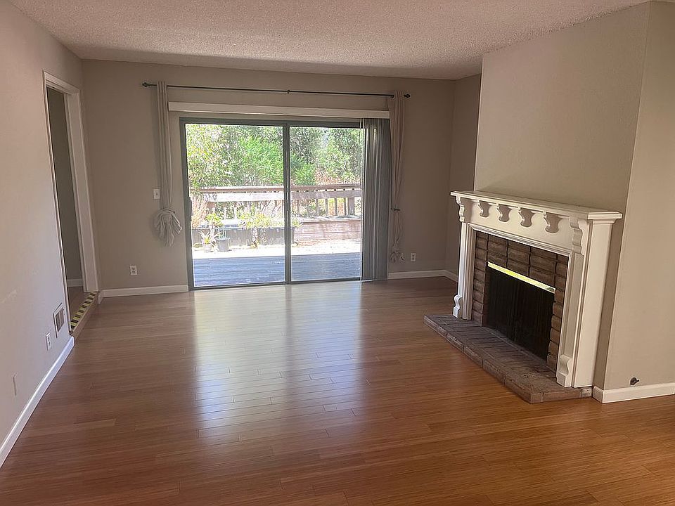 1st image of 20639 Oak Creek Ln