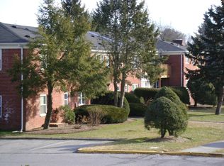 28 Janet Dr APT B, Poughkeepsie, NY 12603