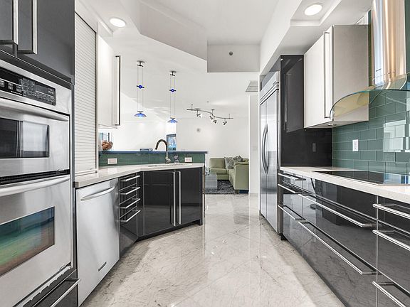4th image of 801 S Olive Avenue #1203