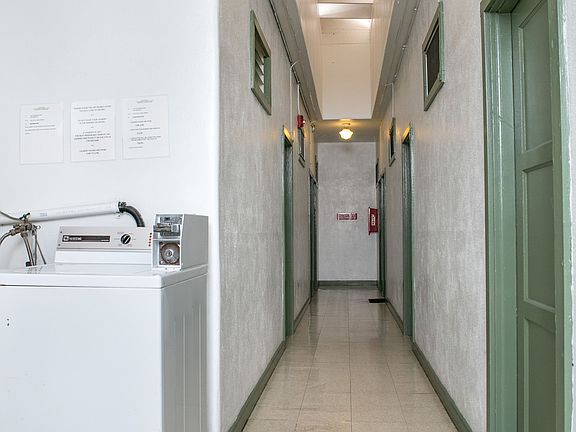 5th image of 3516 Waialae Ave #R1