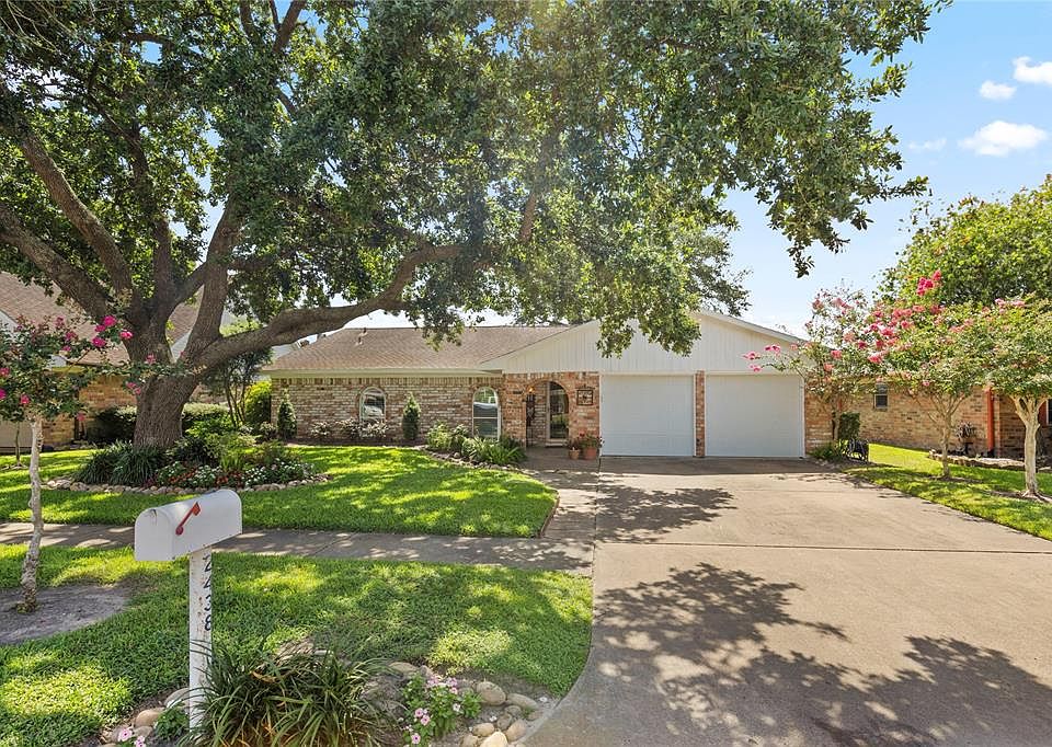 1st image of 2438 Henderson Ln