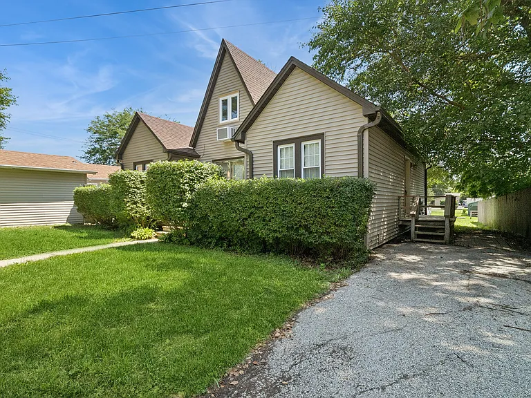 33575 N Lake Shore Dr #2 — Photo 1