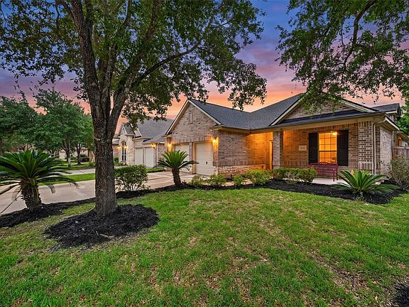 2nd image of 4019 Regal Stone Ln