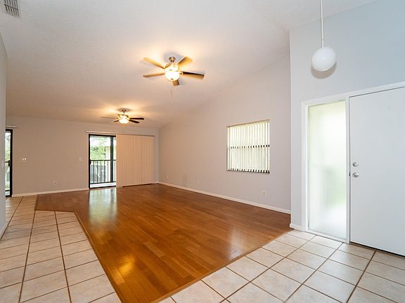 2nd image of 40 Aledo Ct