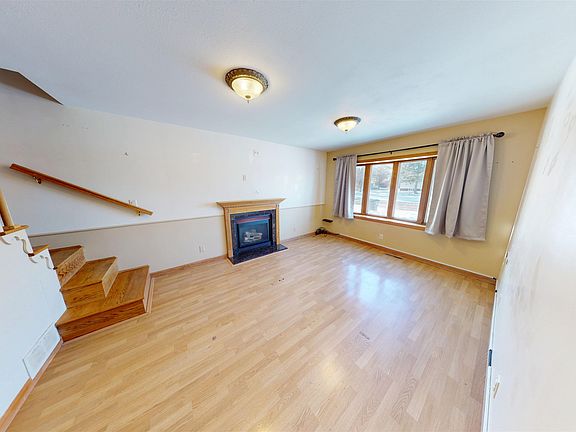 4th image of 216 2nd Ave N