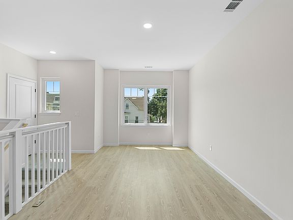 2nd image of 22 Hillman St #2